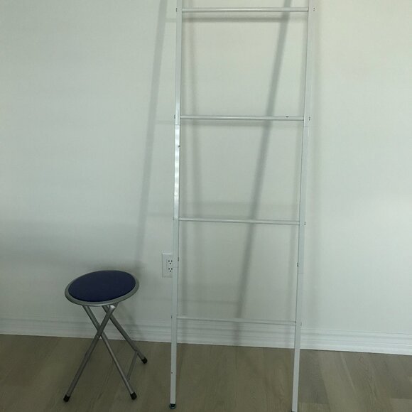 White metal towel ladder - New (Open box) - Picture 2 of 13